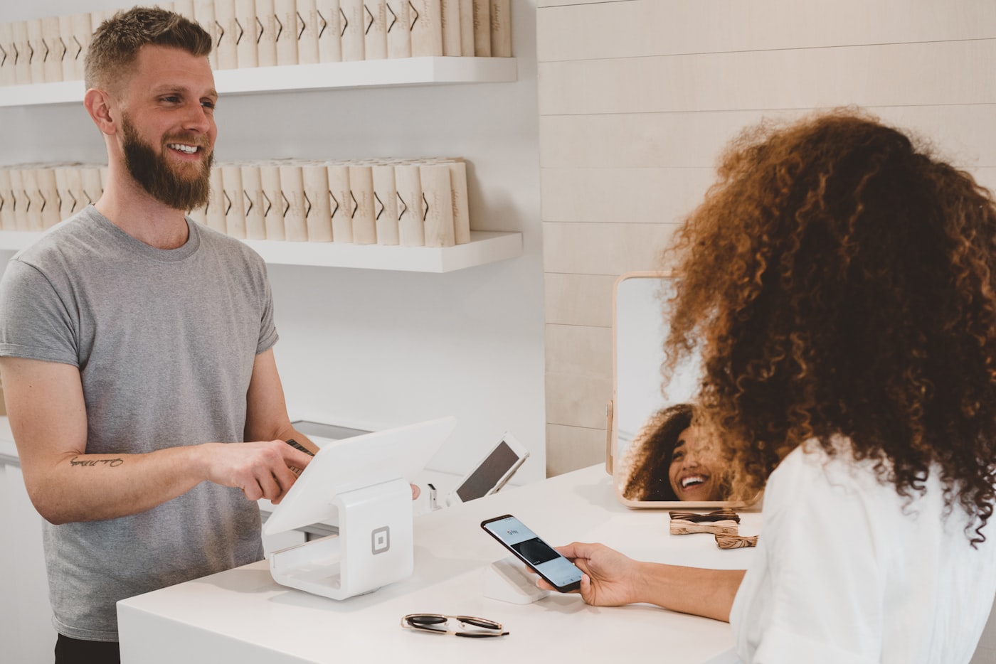 Point-of-sale checkout representing CPA and CPS conversion payout models
